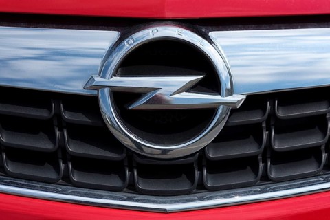 Autozeichen der Firma Opel