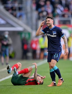 Nach Foul von Marco Richter Hertha BSC Berlin