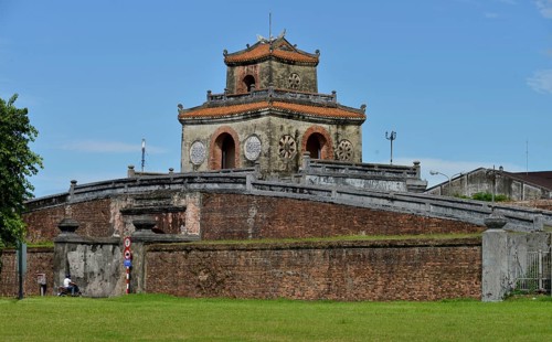 Thuong Tu Gate
