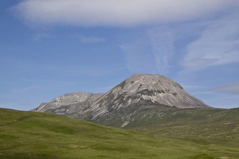 The view of the Jura from almost all directions is dominated by the three striking and easily recognisable Jura arches