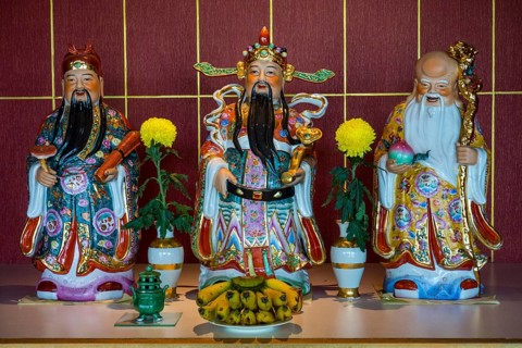 Chinese altar
