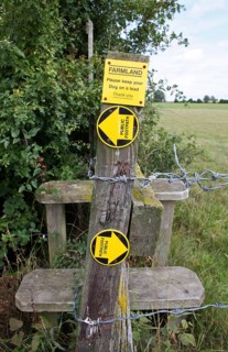 'Public Footpath' and 'Farmland