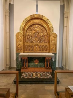 Wooden carved gilded polychrome Sacred Heart altar from 1912