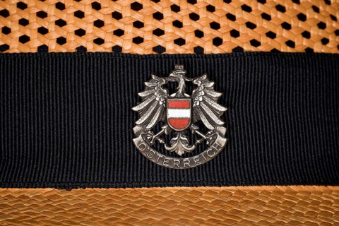 Wappen von Oesterreich als Emblem auf einem Panamahut