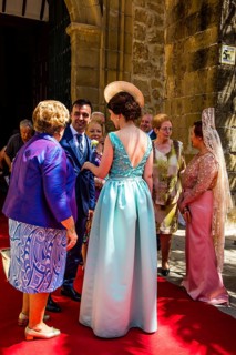 Wedding guests in front of San Pablo