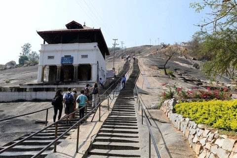 Over 600 steps to the Gomateshwara statue