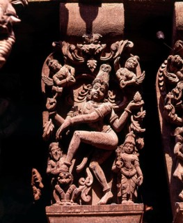 17th century wooden carvings in Meenakshi Sundareswarar temple chariot