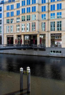Bucerius Passage at the Alter Wall and the Alsterfleet