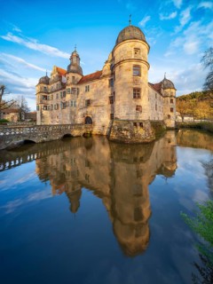 Mitwitz moated castle in the evening light