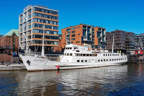 Sandtorhafen with the traditional ship harbour at Sandtorkai