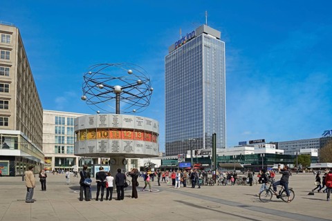 World Time Clock and Park Inn Hotel am Alexanderplatz