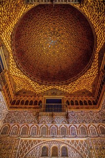 Cedar stalactite dome in the Salon de los Embajadores