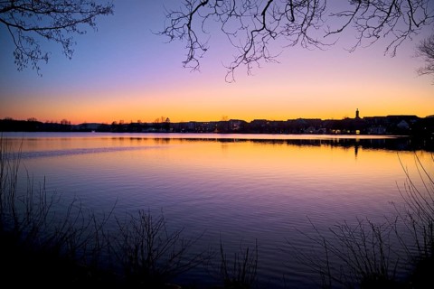 Stimmungsvolle Aussicht am Abend auf den Ratzeburger See