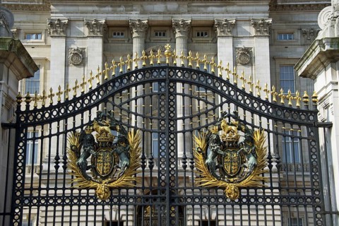 Royal coat of arms on palace gates