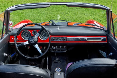 Dashboard of a vintage FIAT 1500 Spider