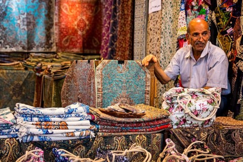 Carpet dealer