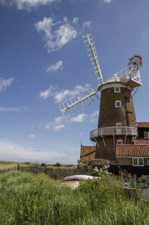 Cley Windmill dates from the early 18th Century and is a well-known landmark on the north Norfolk coast. It commands breathtaking views over the salt marshes to Blakeney Point and the sea