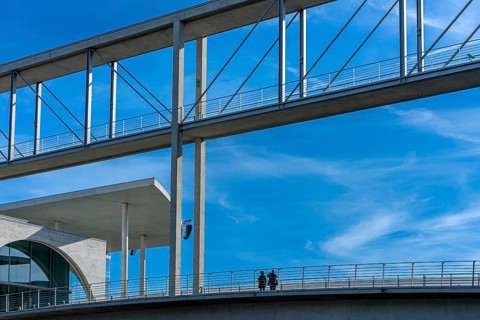Pedestrian bridge at the Marie-Elisabeth-Lueders Haus in the Berlin government quarter