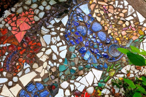 Walkway paved with broken pottery