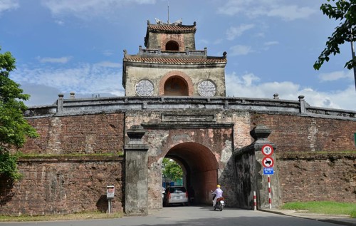 Thuong Tu Gate