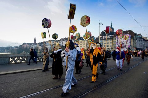 Dressed-up musicians at the Morgenstraich