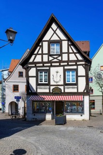 Fachwerkfassade mit Sonnenuhr