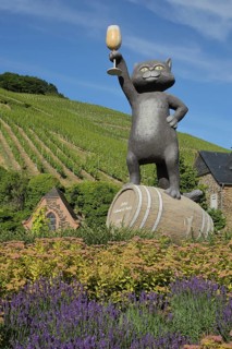 The famous Black Cat as a symbol for the wine-growing region of Zell Schwarze Katz in Zell