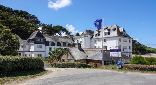 Hotel de la Plage on the sandy beach of Sainte-Anne-la-Palud