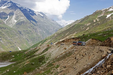 Trucks on the Rohtang Pass