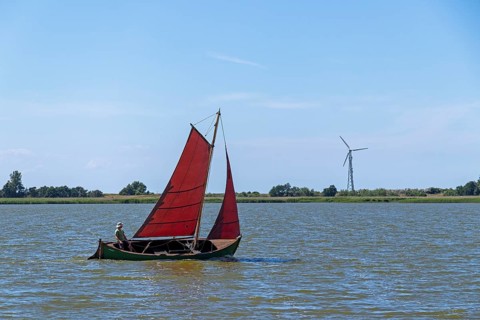 Sailing boat
