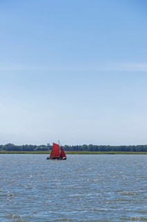 Sailing boat
