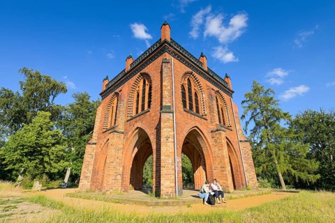 Court arbour