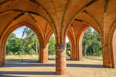 Court arbour