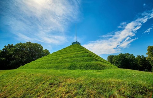 Land pyramid