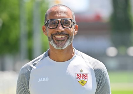Team doctor PH Dr. med. habil. Raymond Best VfB Stuttgart Portraittermin VfB Stuttgart 2022 2023 Licensed player Football 1st Bundesliga Men GER Stuttgart 05. 07. 2022