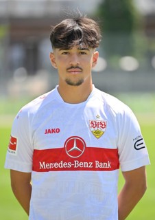 Laurin Ulrich VfB Stuttgart Portraittermin VfB Stuttgart 2022 2023 Licence Player Football 1. Bundesliga Men GER Stuttgart 05. 07. 2022