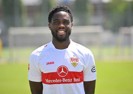 Orel Mangala VfB Stuttgart Portraittermin VfB Stuttgart 2022 2023 Licence Player Football 1. Bundesliga Men GER Stuttgart 05. 07. 2022
