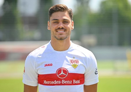 Konstantinos Mavropanos VfB Stuttgart Portraittermin VfB Stuttgart 2022 2023 Licence Player Football 1. Bundesliga Men GER Stuttgart 05. 07. 2022