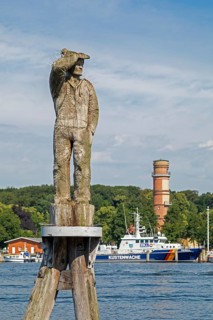 Fiete Statue