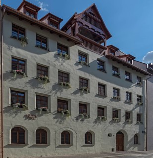Historic residential and commercial building from 1697