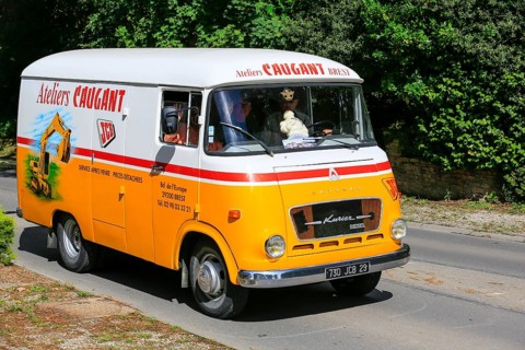 Truck Transporter Hanomag Courier