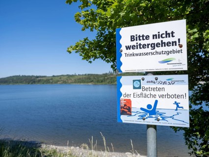 Sign on the bank of the Granetalsperre