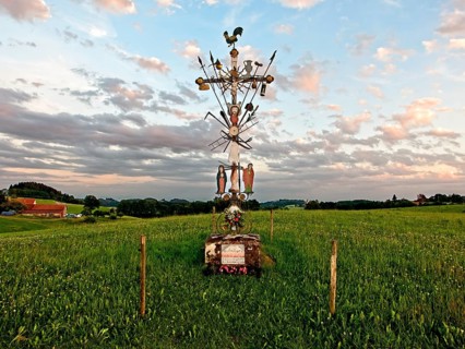 Schaebisches Allgaeu: wayside shrine