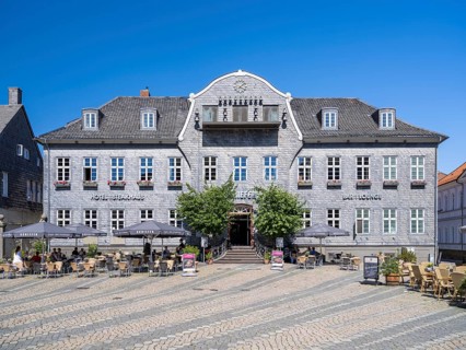 Kaiserringhaus with slate facade