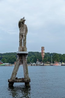 Fiete statue