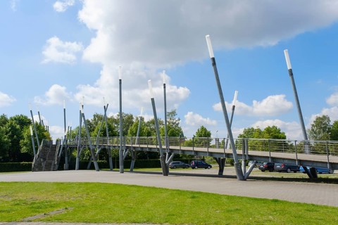 Pedestrian bridge on the Laga site