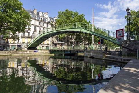 Arched bridge La Passerelle Alibert