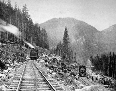 The railway line of the Great Northern Railway at Switch-Back