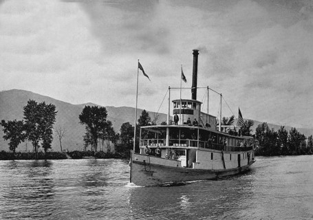 Steamboat on the Kootenai River or Kootenay River in Idaho