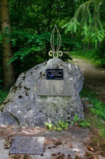 Memorial stone